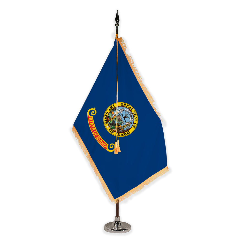 Idaho deluxe oak indoor flag set with gold fringe on plastic stand