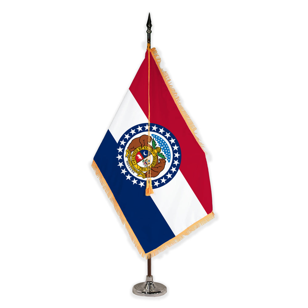 Missouri deluxe oak indoor flag set with gold fringe on plastic stand