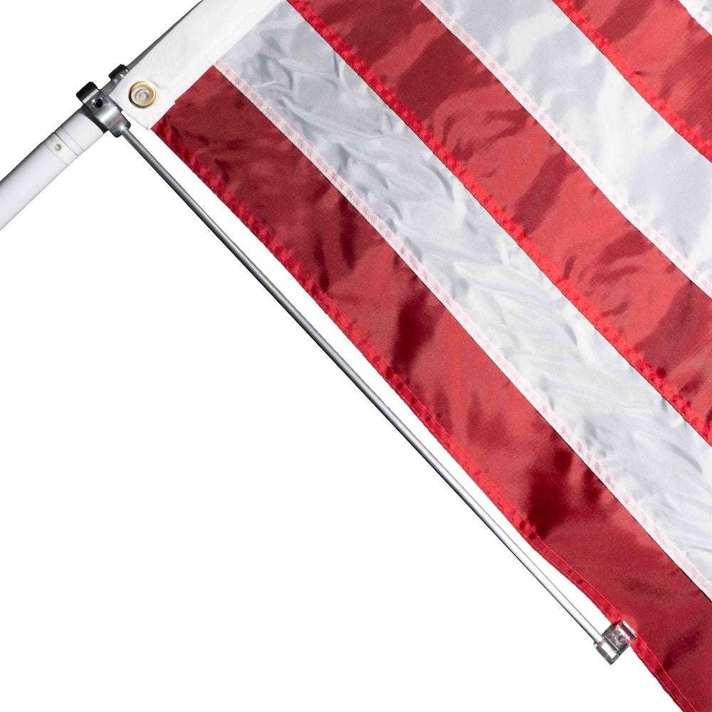 A flag stabilizer rod connected to a flag set