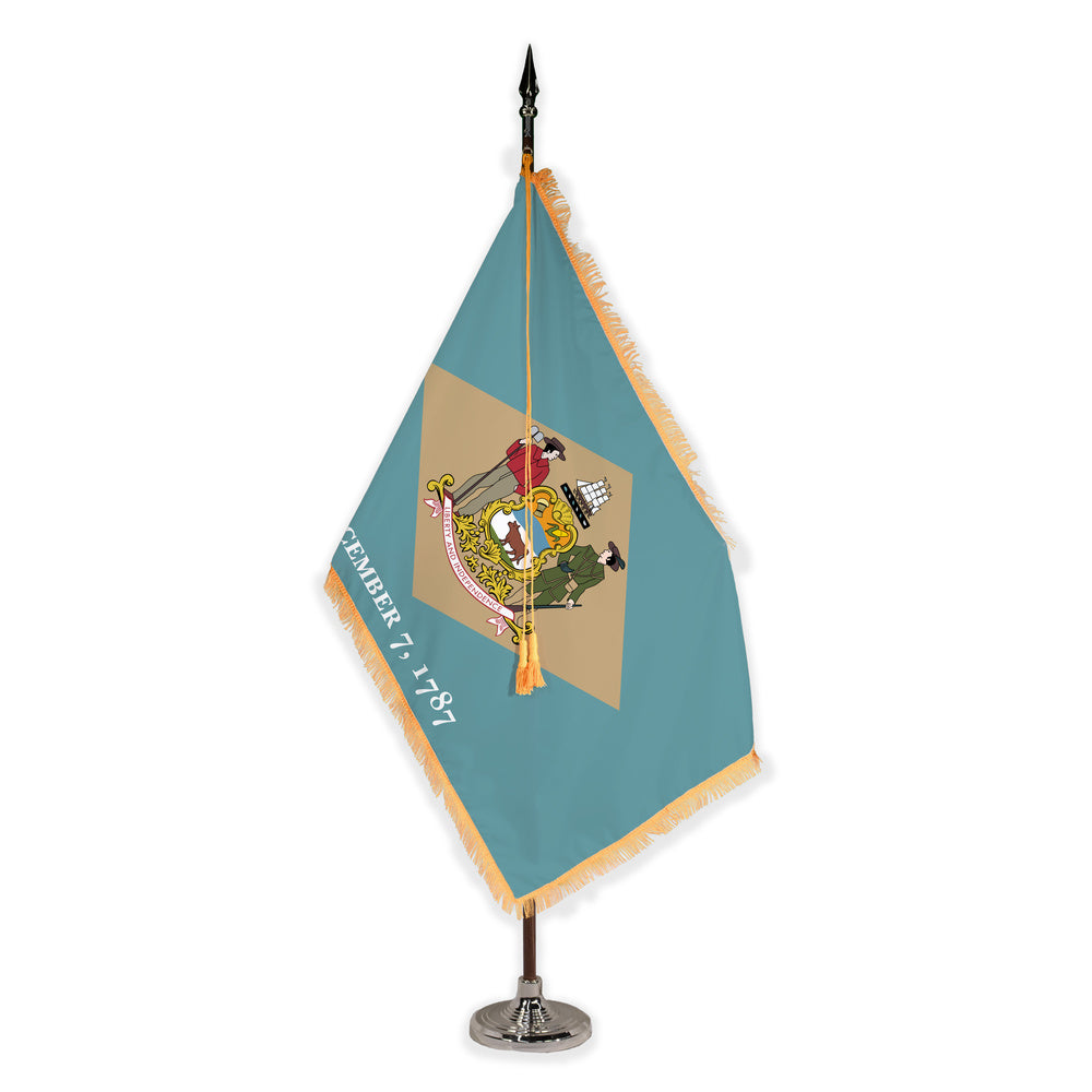 Delaware deluxe oak indoor flag set with gold fringe on plastic stand