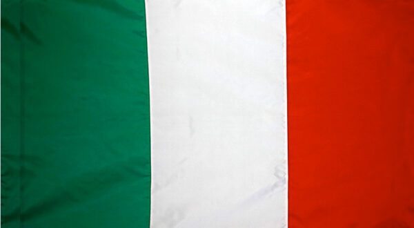 Italy flag with pole sleeve - for indoor use