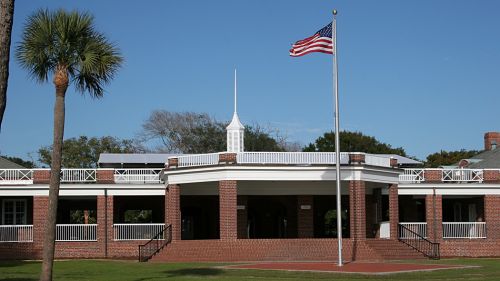 Signs your commercial flagpole needs to be repaired